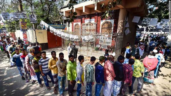 ఒక్కొక్కరు ఒక్కో సమయంలో భారత్లోకి ఎంటర్