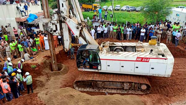 వెలికి తీతకే నాలుగున్నర రోజులు..