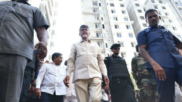 గవర్నర్తో భేటీ..