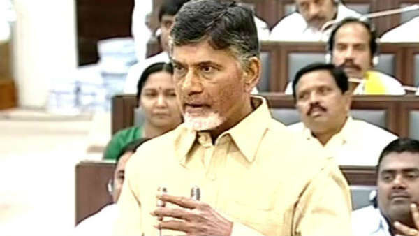 టోల్ గేట్ వద్ద స్కూటర్ ఫీజా?