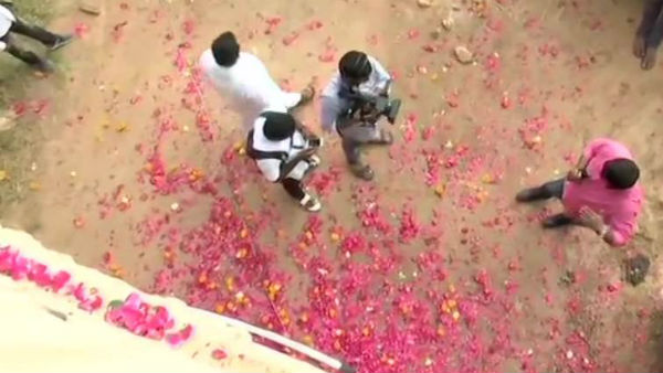 ఎన్కౌంటర్ పై స్పందిస్తున్న సినీ ప్రముఖుల వ్యాఖ్యలు వైరల్