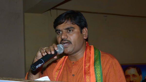 ఫుట్ బాల్ లా అడ్డుకుంటున్నారు..