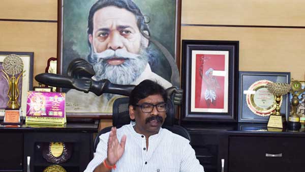 అప్పటివరకు సీన్లో లేని హేమంత్ సొరెన్..
