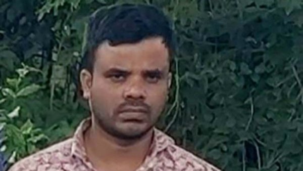మహిళ మీద వ్యాపారి కన్ను పడింది