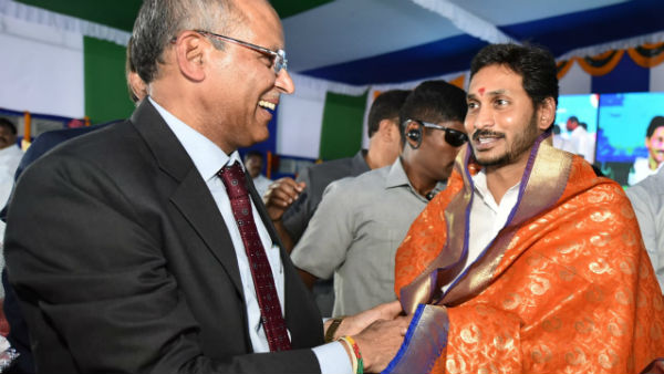 వైఎస్ఆర్కు ప్రేమ..