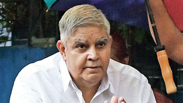 దుర్గాపూజలో గవర్నర్కు అవమానం