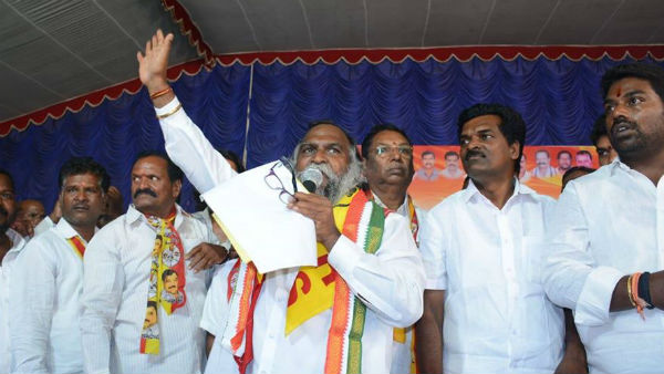 నాగిరెడ్డికి ఫిర్యాదు చేసిన కాంగ్రస్ బృందం