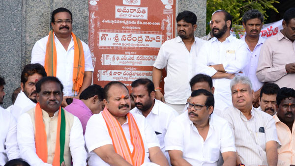 రాజకీయ ప్రత్యర్థుల్లో కలకలం..