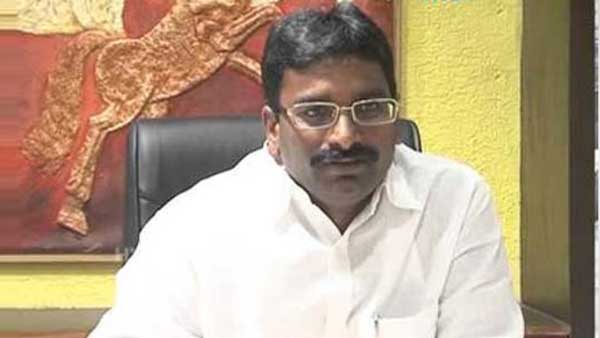 జగన్ మూడు రాజధానుల ప్రకటనను స్వాగతించిన మురళి