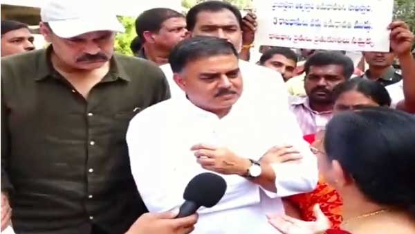 పవన్ కళ్యాన్ మీకు అండగా నిలుస్తారు..