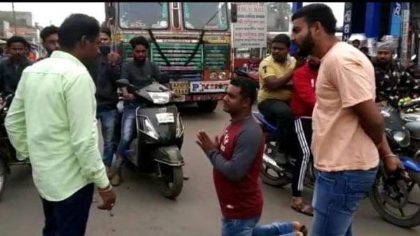 Doctor heckled, forced to kneel down on street for hurting religious sentiment Doctor heckled, forced to kneel down on street for hurting religious sentiment