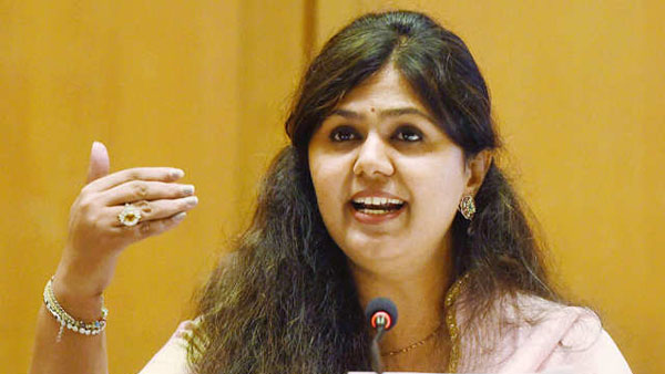 ఫడ్నవీస్పై పరోక్ష దాడి