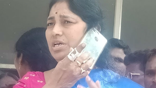 mla sunitha along sarpanch wound at r&b guest house mla sunitha along sarpanch wound at r&b guest house