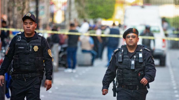 4 dead in shooting near Mexicos presidential residence 4 dead in shooting near Mexicos presidential residence