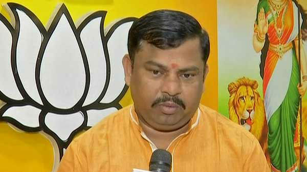 మీడియాతో చిట్చాట్