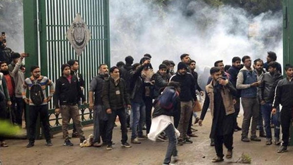 Stone pelting in Lucknow, police fire tear gas, lathicharge protesters Stone pelting in Lucknow, police fire tear gas, lathicharge protesters