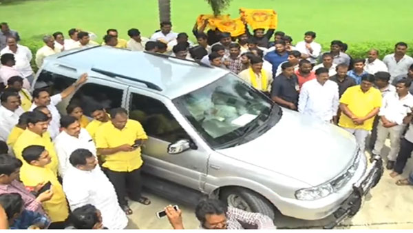 కోడెల మరణం, పార్టీ ఫిరాయింపులు .. మసకబారిన టీడీపీ