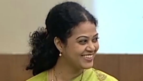 మద్యం నియంత్రిస్తున్నట్టు భ్రమలు కల్పిస్తున్న సర్కార్ అంటూ భవాని వ్యాఖ్యలు