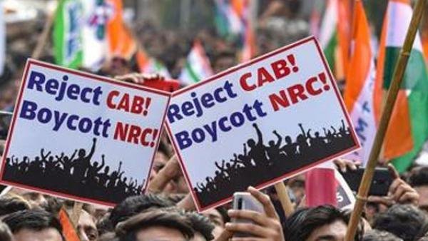 చేతకాకపోతే సైలెంట్ గా ఉండాలి !