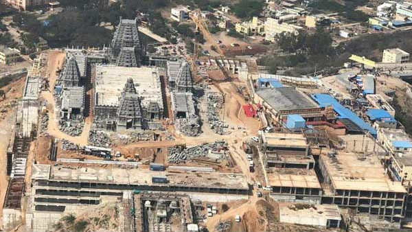 తెలంగాణాకే తలమానికమైన ఆలయ పునర్నిర్మాణం .. అయినా వివాదాలు