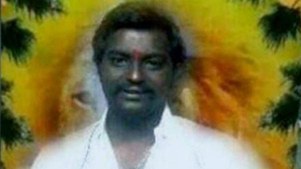 ఇంటి ముందు చిన్నారులతో ఆటలు