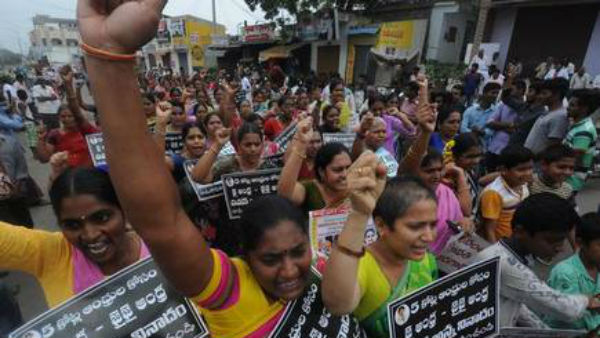 పోలీసుల తీరుకు నిరసనగా రాజధాని గ్రామాల్లో సహాయ నిరాకరణ