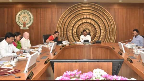 ఇద్దరు మంత్రులు ఔట్...