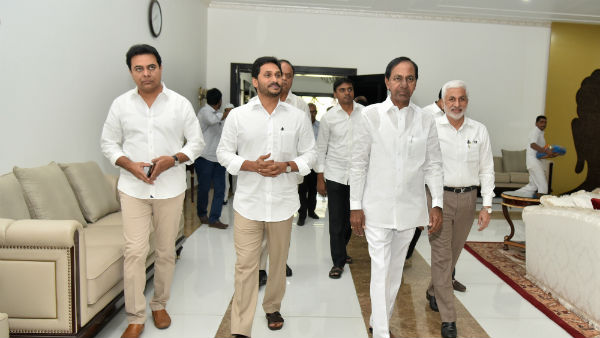 గోదావరి జలాల తరలింపు