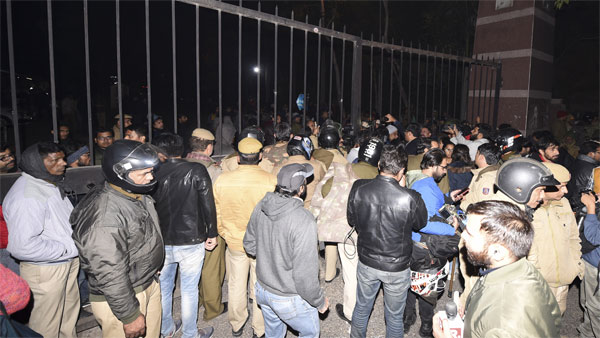 Union Ministers including Prakash Javadekar, Smriti Irani accused the Left of orchestrating the JNU violence Union Ministers including Prakash Javadekar, Smriti Irani accused the Left of orchestrating the JNU violence