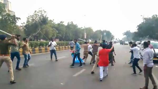 ఆ వాట్సాప్ చాట్లొ ఏముంది :