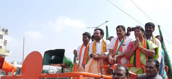 సేవాభావం మెండు..