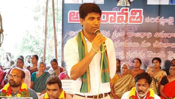 దీక్షా శిబిరంలో బైఠాయింపు