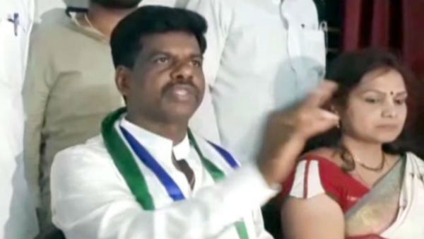 ఇద్దరూ ద్రోహులే..