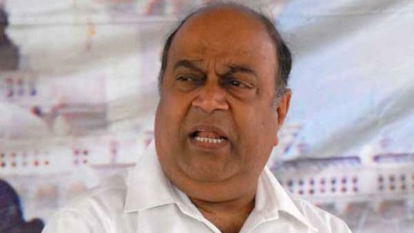 జగన్తో కేసీఆర్ కుమ్మక్కు..