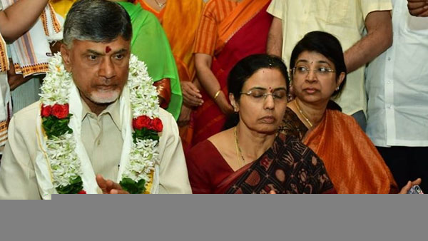 రైతుల పోరాటానికి విరాళాలు ఇస్తున్న రాజధాని ప్రాంత వాసులు