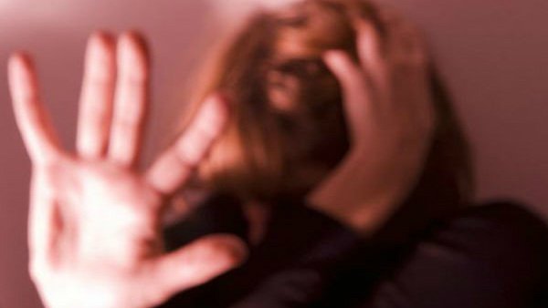 కారులో కామాంధులు