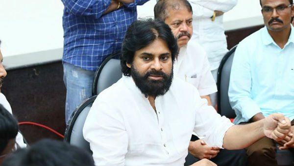 పోలీసుల్ని రౌడీలుగా మార్చారు..
