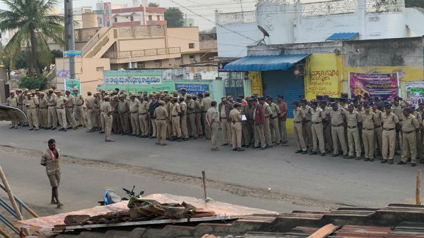 పదివేల మంది పోలీసులో భద్రత