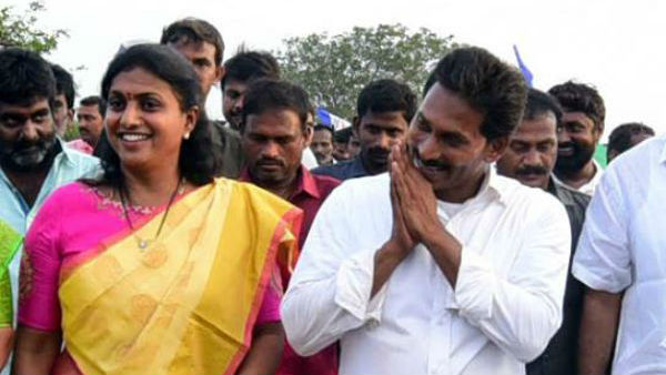సెల్ఫీల వ్యవహారం పై క్లాస్ పీకిన సీఎం జగన్