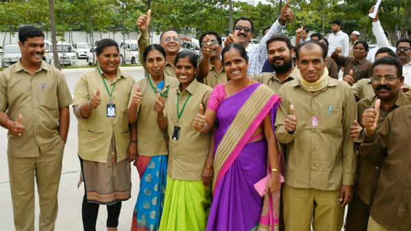 ఆర్టీసీ కార్మికులకు చెల్లింపు చెయ్యని జీతాలను సంక్రాంతికి ఇస్తామన్న యాజమాన్యం
