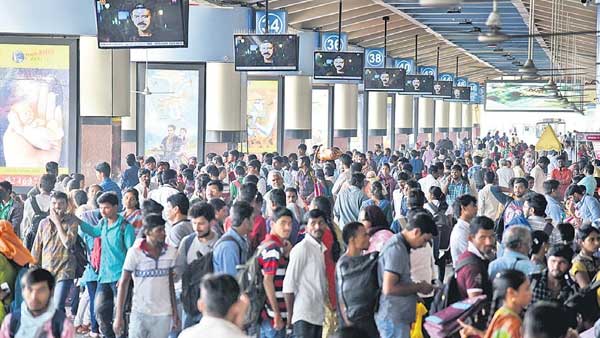టికెట్ ధరలు పెంచిన ట్రావెల్స్ పై కొరడా