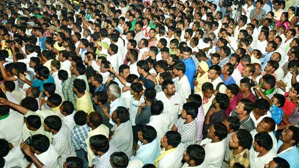 ప్రతిపక్ష పార్టీలన్నీ రైతులకే మద్దతు