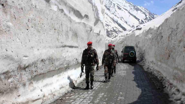 J&K: Three soldiers killed, one missing as avalanche hits Army postin Machil J&K: Three soldiers killed, one missing as avalanche hits Army postin Machil