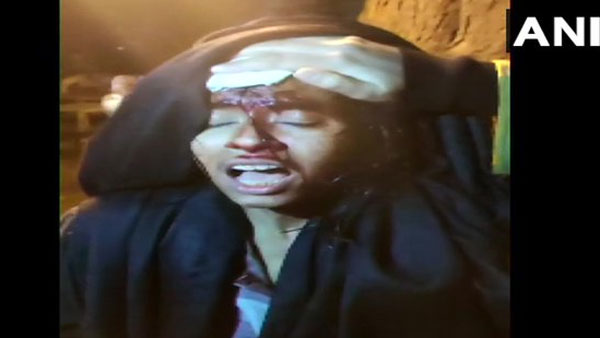 abvp members barged into jnu hostels, attacked students with sticks.. abvp members barged into jnu hostels, attacked students with sticks..