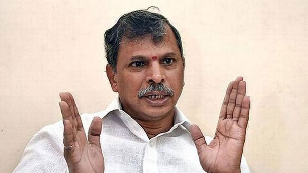 వైఎస్సార్ పునరుద్ధరించిన సభ..