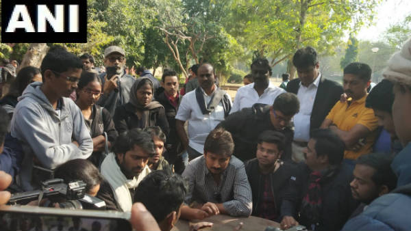 DMK youth wing leader Tamil actor Udhayanidhi Stalin met and interacted with students in JNU DMK youth wing leader Tamil actor Udhayanidhi Stalin met and interacted with students in JNU