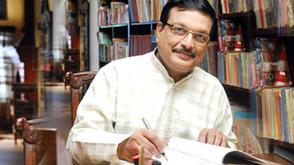 రాబోయే ప్రమాదం తెలుసుకోకుండా..