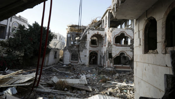 75 Yemeni soldiers killed by rebel Houthis after drone and missile attacks on Mosque 75 Yemeni soldiers killed by rebel Houthis after drone and missile attacks on Mosque