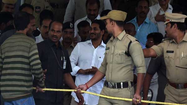 Jagan petition in High Court challenging CBI court decision Jagan petition in High Court challenging CBI court decision