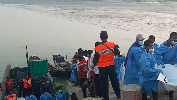 15 rohingyas killed after a boat capsizes in bay of bengal in bangladesh 15 rohingyas killed after a boat capsizes in bay of bengal in bangladesh